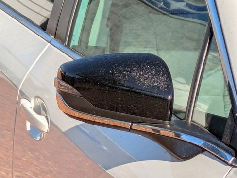 Used 2025 Subaru Outback Premium image 11