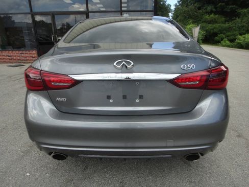 Used 2019 INFINITI Q50 Luxe w/ Essential Package (3.0T Luxe) AWD/4WD image 5