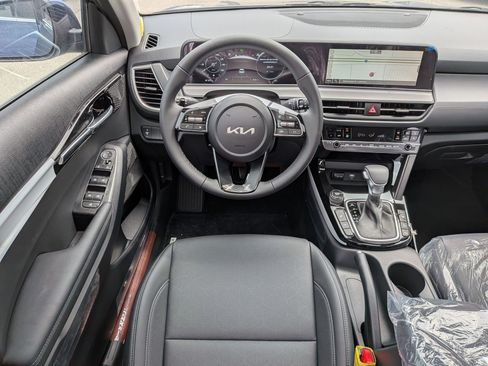 New 2026 Kia Seltos EX FWD image 30