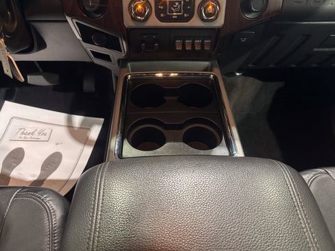 Used 2016 Ford F250 Lariat w/ Lariat Interior Package image 21