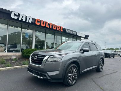 Used 2023 Nissan Pathfinder SL w/ SL Premium Package