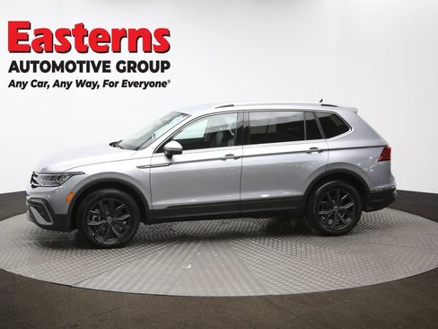 Used 2024 Volkswagen Tiguan Wolfsburg Edition image 57