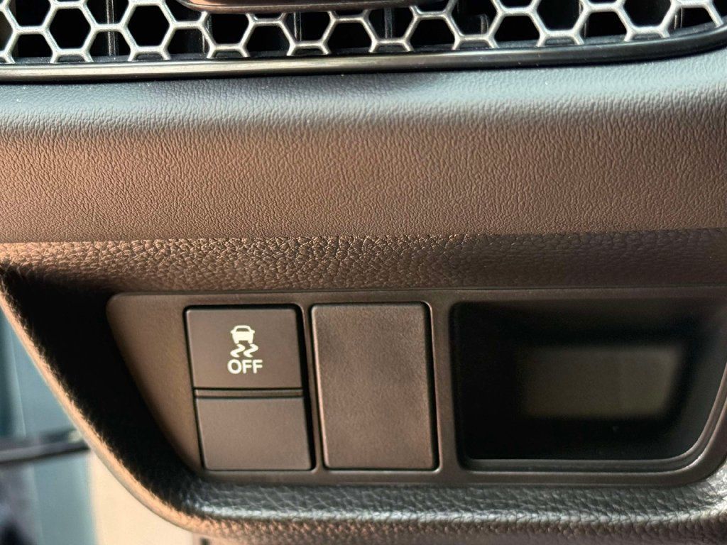 Used 2025 Honda HR-V Sport image 26