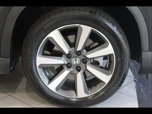 Certified 2023 Honda Pilot Touring image 10