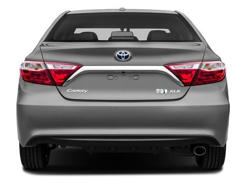 Used 2017 Toyota Camry XLE w/ Moonroof Package image 8