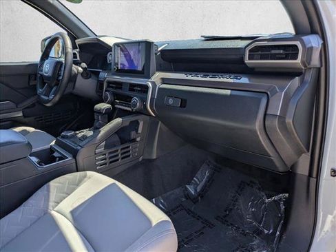 Certified 2024 Toyota Tacoma SR5 AWD/4WD image 20