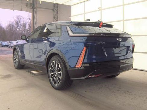 Used 2024 Cadillac Lyriq Sport image 5