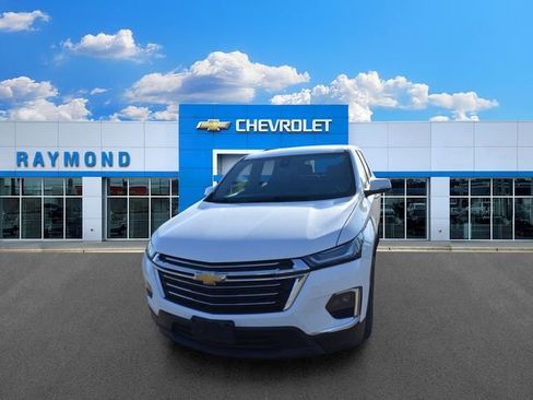 Used 2023 Chevrolet Traverse LT FWD image 7