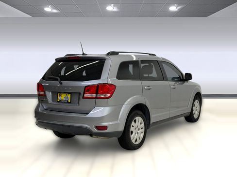 Used 2019 Dodge Journey SE w/ Connectivity Group FWD image 7