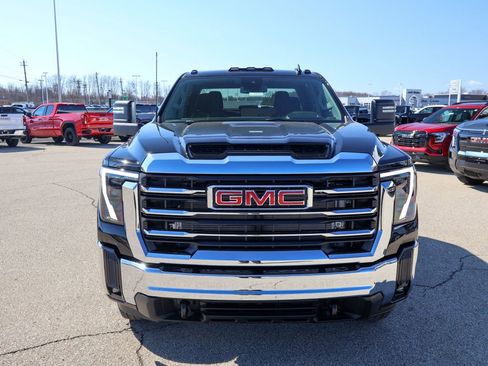 New 2026 GMC Sierra 3500 SLE image 8