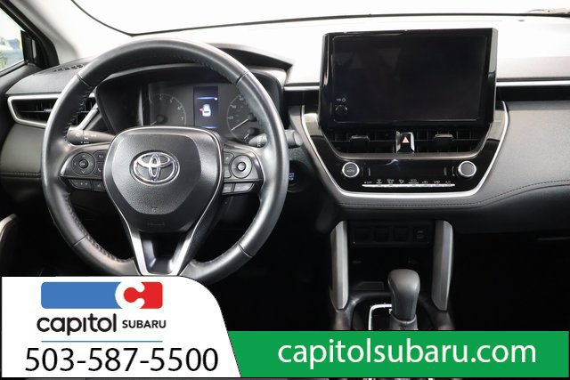 Used 2025 Toyota Corolla Cross LE FWD image 12