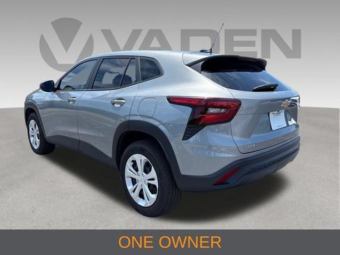 Used 2026 Chevrolet Trax LS FWD image 3