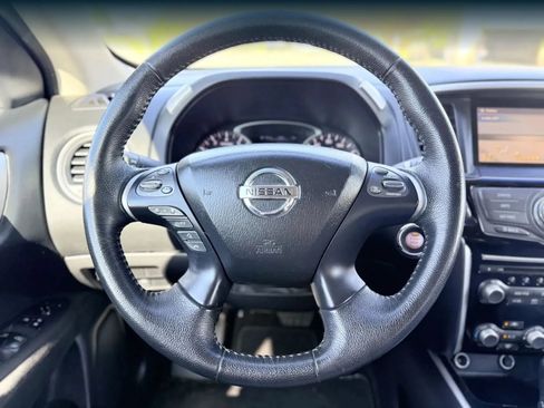 Used 2013 Nissan Pathfinder SV AWD/4WD image 25