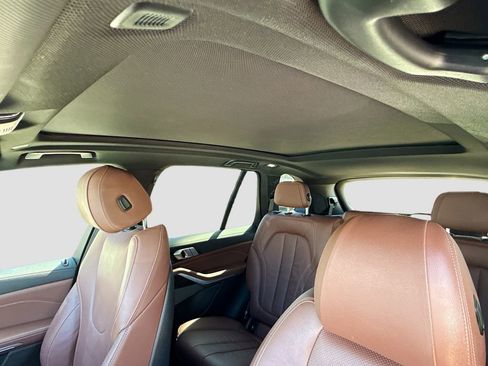 Used 2021 BMW X5 xDrive40i w/ Premium Package image 29