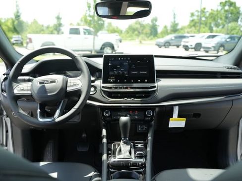 New 2026 Jeep Compass Latitude AWD/4WD image 24