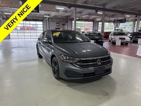 Used 2024 Volkswagen Jetta SE FWD image 7