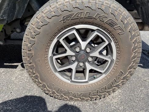 Used 2025 Jeep Gladiator Rubicon image 6