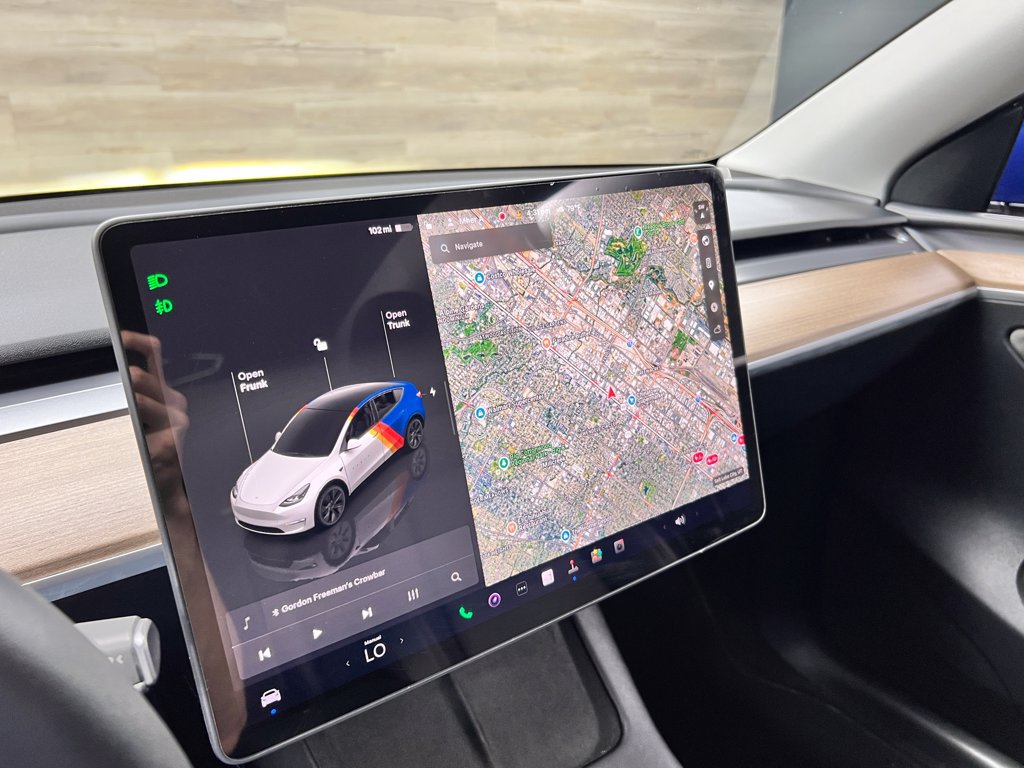 Used 2025 Tesla Model Y Long Range AWD/4WD image 17