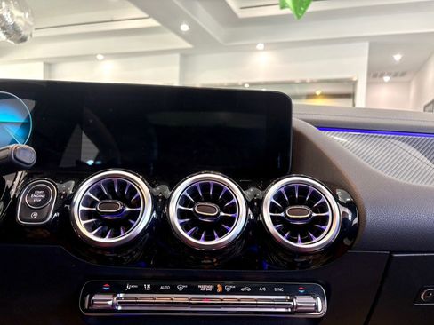 Used 2022 Mercedes-Benz GLA 35 AMG 4MATIC image 21