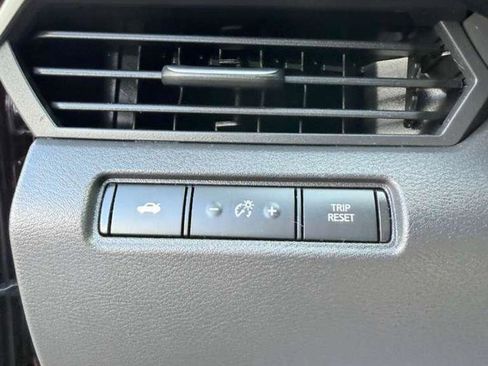 Used 2025 Nissan Altima 2.5 SV image 16