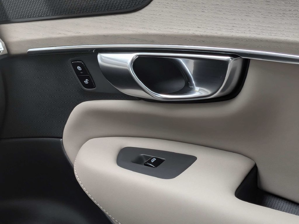New 2027 Volvo XC90 T8 Plus AWD/4WD image 14