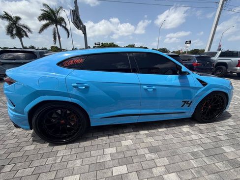 Used 2022 Lamborghini Urus AWD/4WD image 10