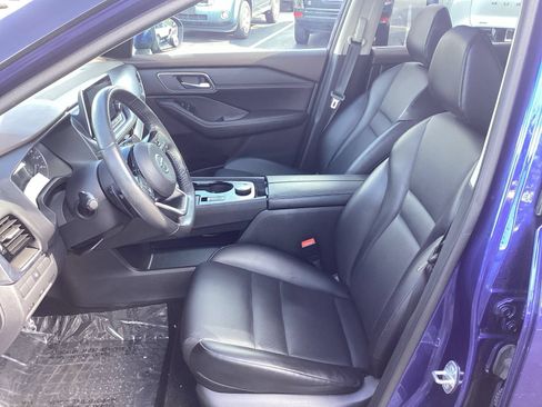 Used 2021 Nissan Rogue SV w/ Premium Package AWD/4WD image 8