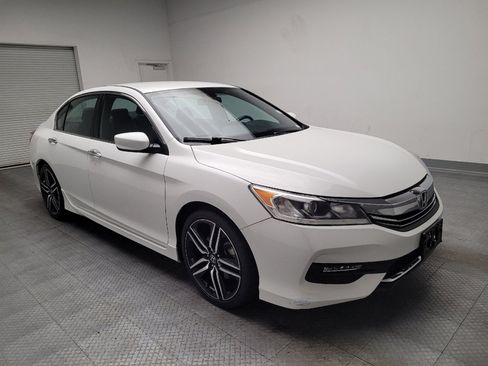 Used 2017 Honda Accord Sport image 13