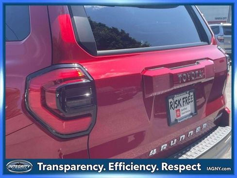 Used 2025 Toyota 4Runner Limited AWD/4WD image 11
