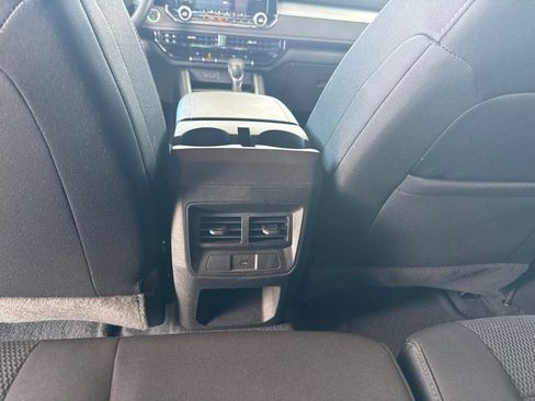 Used 2024 Chevrolet Colorado LT w/ LT Convenience Package II RWD image 44