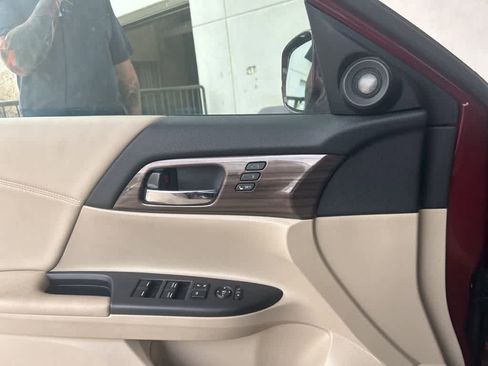 Used 2017 Honda Accord EX-L image 25