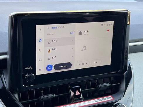 Certified 2025 Toyota Corolla SE w/ Convenience Package image 17