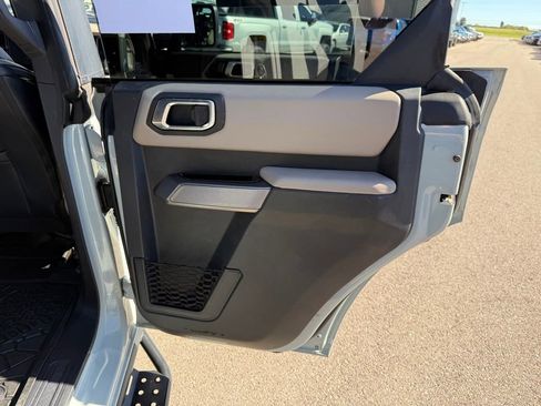 Used 2023 Ford Bronco Wildtrak image 21