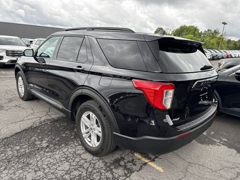 Used 2022 Ford Explorer XLT image 5