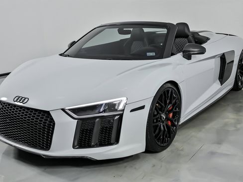 Used 2018 Audi R8 V10 plus image 6