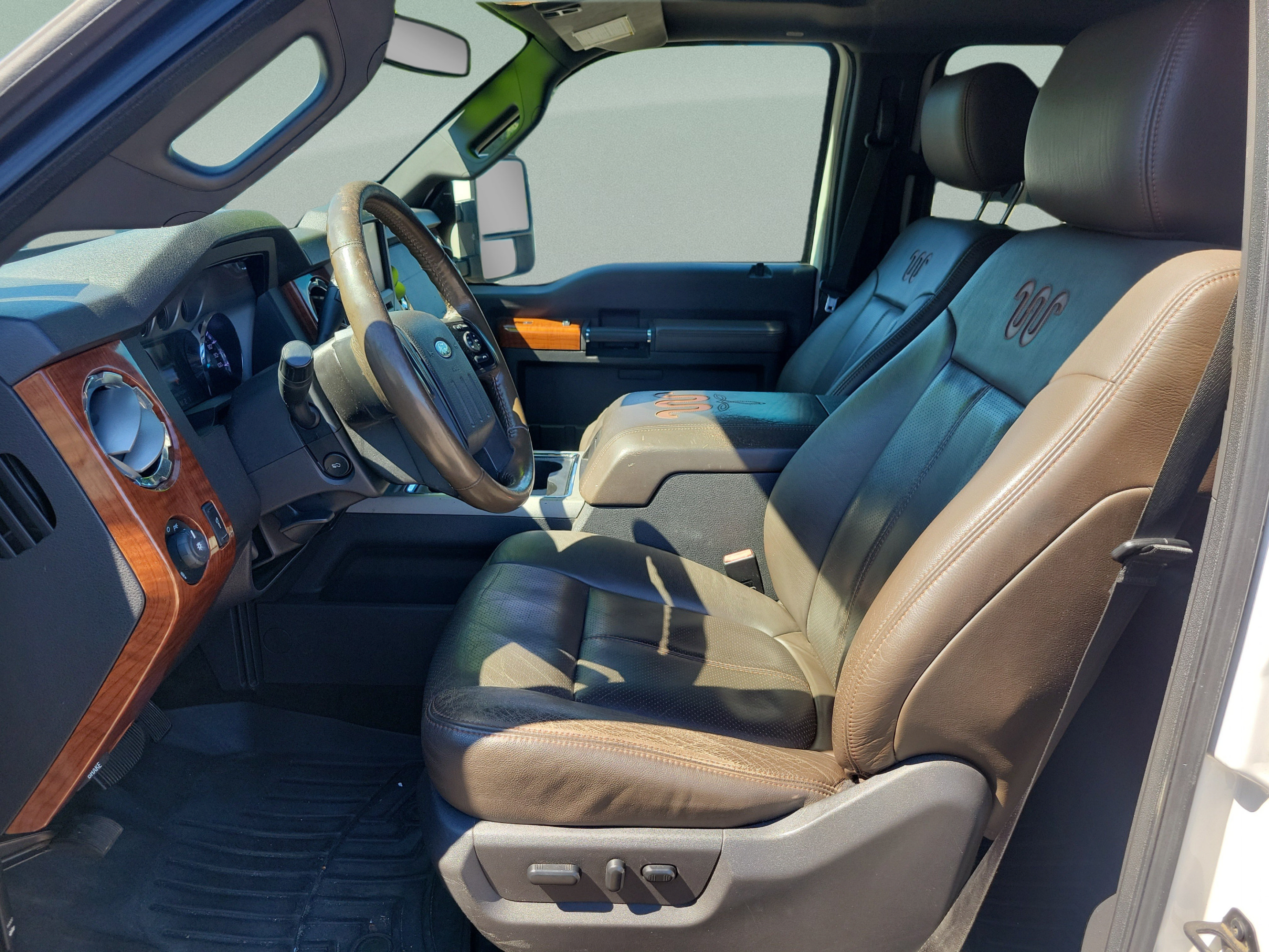 Used 2015 Ford F350 King Ranch w/ FX4 Off-Road Package AWD/4WD image 21