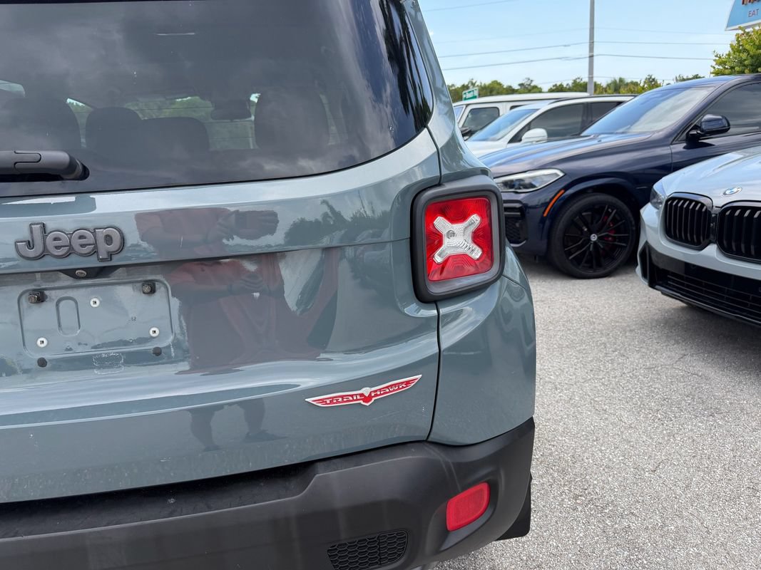 Used 2016 Jeep Renegade Trailhawk AWD/4WD image 4