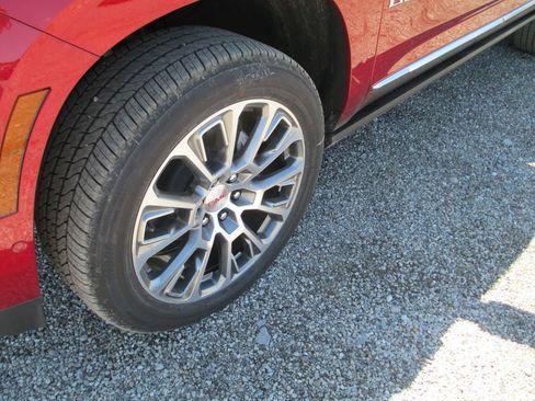 New 2026 GMC Yukon XL Denali w/ Sun & Power Step Package AWD/4WD image 10
