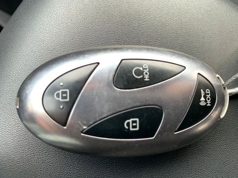 Used 2025 Hyundai Kona SEL image 22