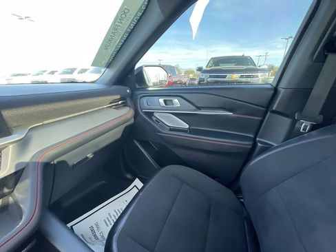 Used 2025 Ford Explorer ST image 11