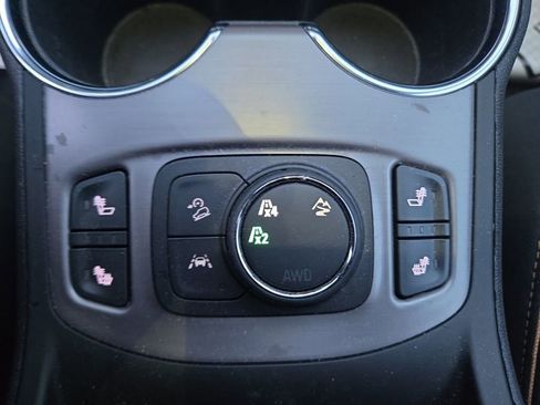 Used 2023 GMC Terrain AT4 image 25