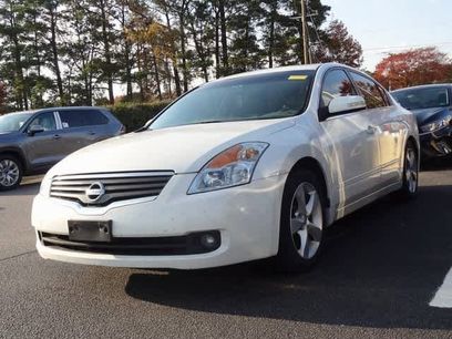 Used 2008 Nissan Altima 3.5 SE w/ Technology Pkg