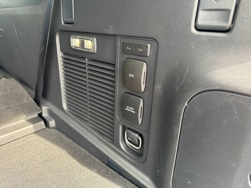 Used 2025 Ford Expedition Active AWD/4WD image 14
