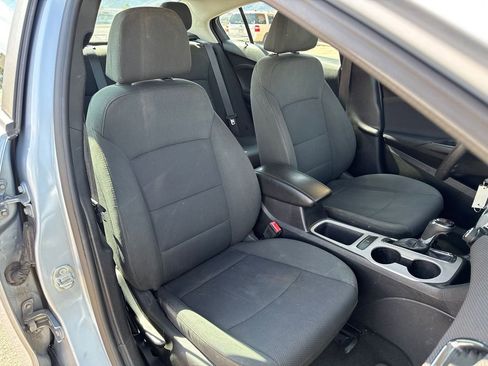 Used 2017 Chevrolet Cruze LS image 18