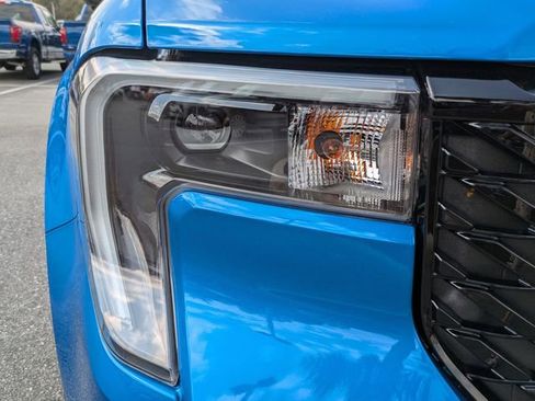 New 2026 Ford Maverick Lariat w/ Black Appearance Package image 10