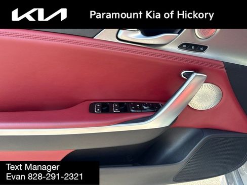 Used 2019 Kia Stinger GT1 AWD/4WD image 17