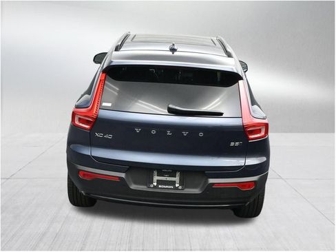 New 2026 Volvo XC40 B5 Ultra w/ Protection Package Premier AWD/4WD image 16