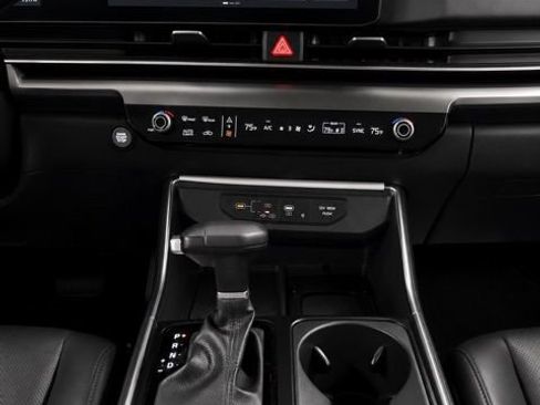 Used 2026 Kia Carnival SX w/ SX Dark Edition Package FWD image 36