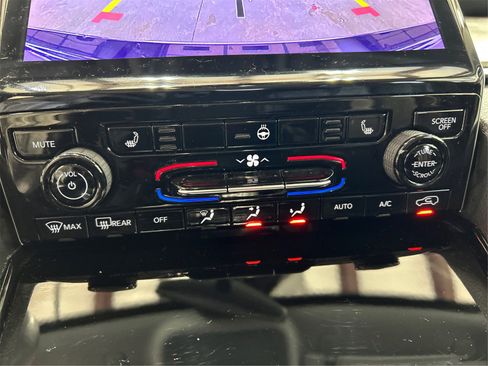 Used 2023 Jeep Grand Cherokee Limited image 26