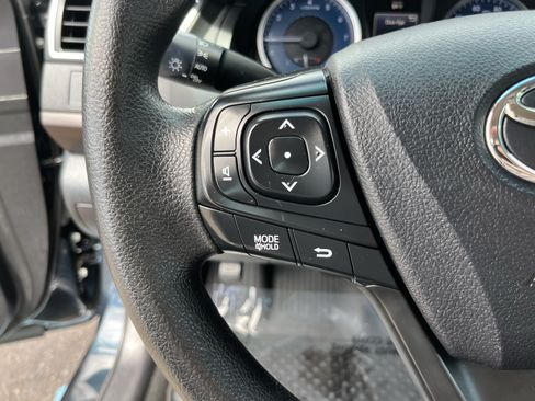 Used 2017 Toyota Camry LE FWD image 21